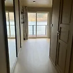 Будинок відпочинку Large House By The Sea