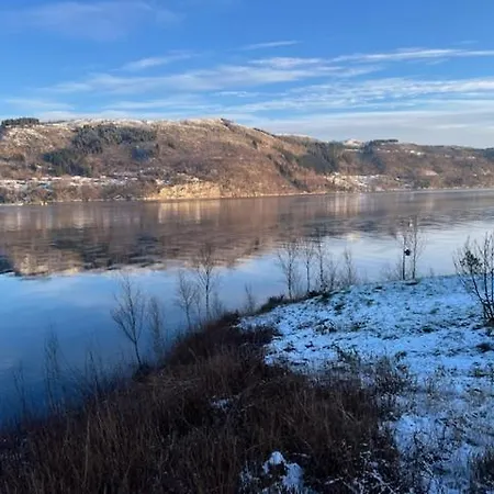 Large House By The Sea Feriehus Bergen