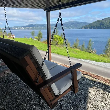 Dom wakacyjny Large House With Panoramic Sea View Bergen