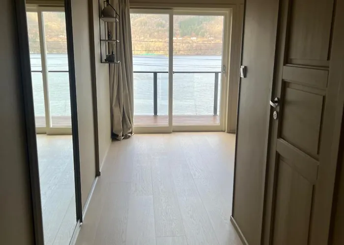 Сasa de vacaciones Large House By The Sea