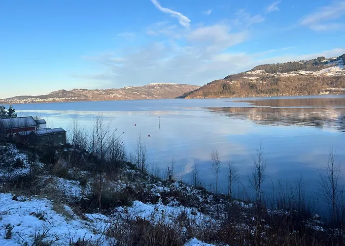 Сasa de vacaciones Large House By The Sea