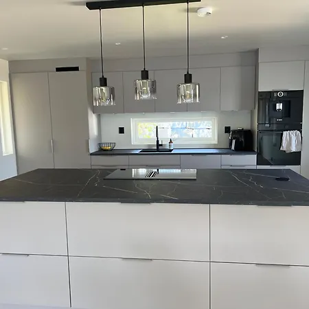 Semesterbostad Large House By The Sea Bergen